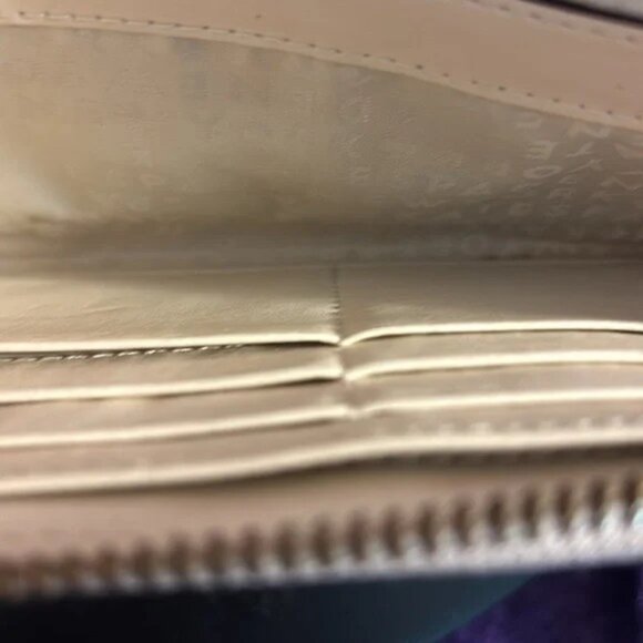 Kate Spade New York LAVENDER Saffiano Zip Around Wallet Excellent Condition - Picture 5 of 9